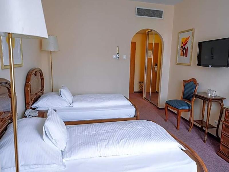 Pannonia Hotel - Genel