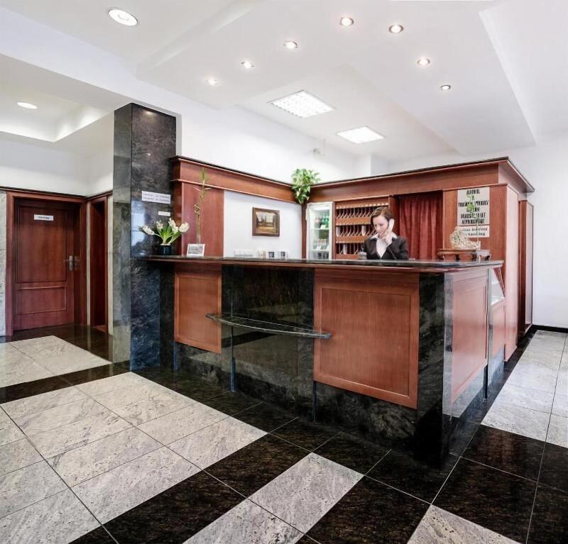 BEST WESTERN Hotel Grand - Lobi