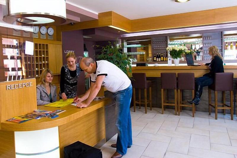 BEST WESTERN Hotel Trend - Lobi