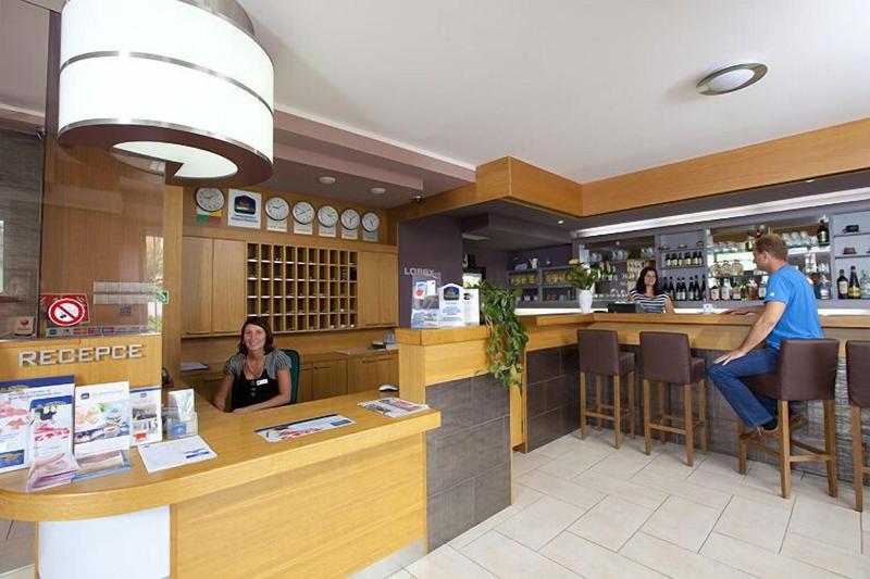 BEST WESTERN Hotel Trend - Lobi