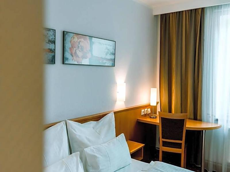 Hotel Pracharna - Oda