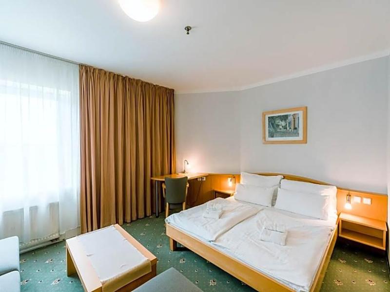 Hotel Pracharna - Oda