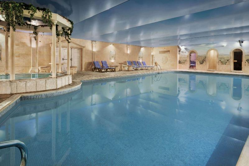 Cwrt Bleddyn Hotel and Spa - Havuz