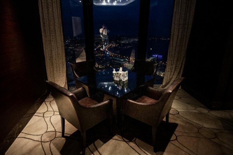 Fairmont Baku - Flame Towers - Bar