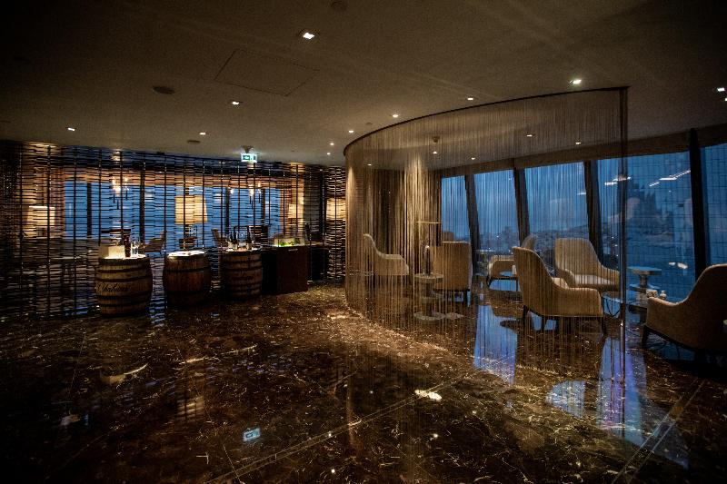 Fairmont Baku - Flame Towers - Bar