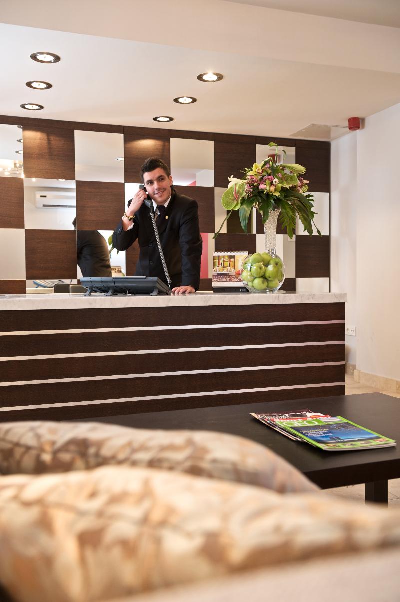 Escala Hotel & Suites - Lobi
