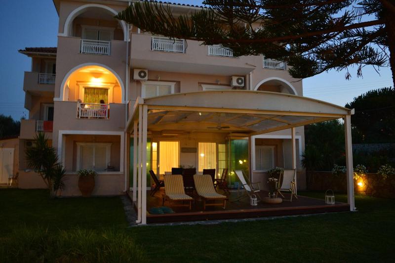 Stefania Apartments - Genel