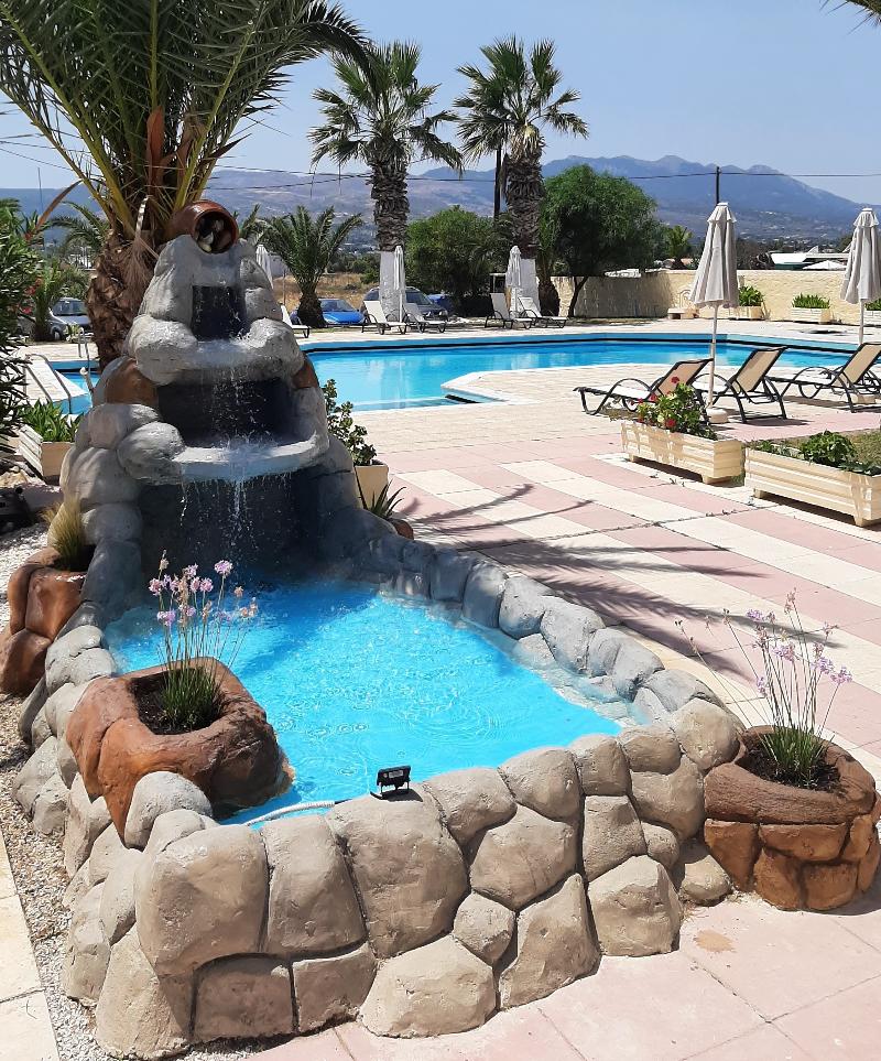 Leonidas Hotel And Studios - Genel