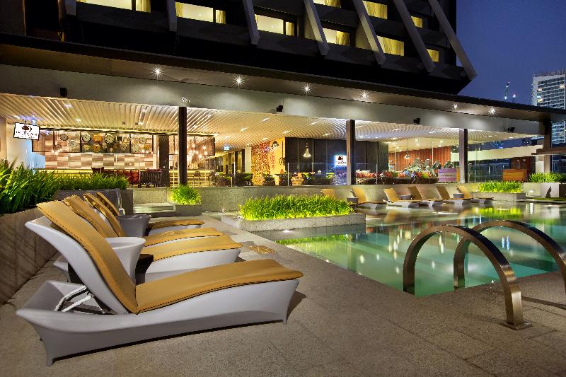 DoubleTree by Hilton Sukhumvit Bangkok - Havuz