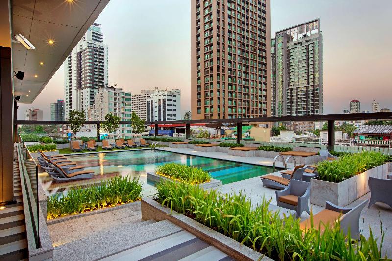 DoubleTree by Hilton Sukhumvit Bangkok - Havuz