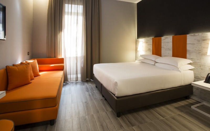 The Guardian Hotel - Genel
