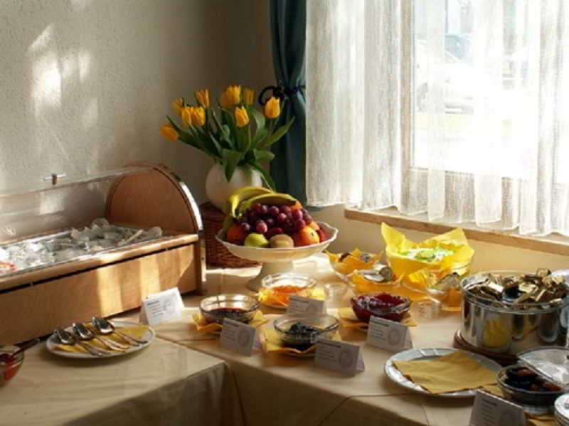 Golden Leaf Hotel Perlach Allee Hof fotoÄŸrafÄ±