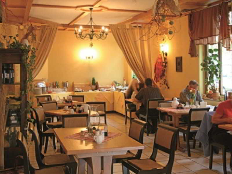 Golden Leaf Hotel Perlach Allee Hof fotoÄŸrafÄ±