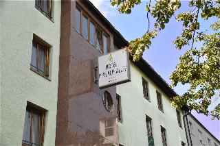 Golden Leaf Hotel Perlach Allee Hof fotoÄŸrafÄ±