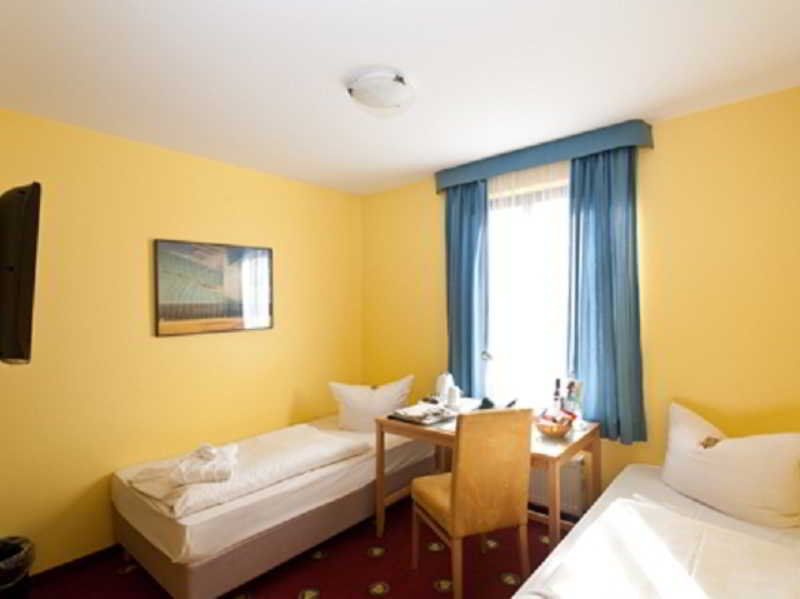 Golden Leaf Hotel Perlach Allee Hof fotoÄŸrafÄ±