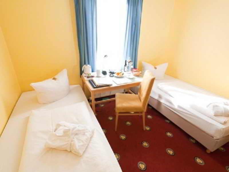 Golden Leaf Hotel Perlach Allee Hof fotoÄŸrafÄ±