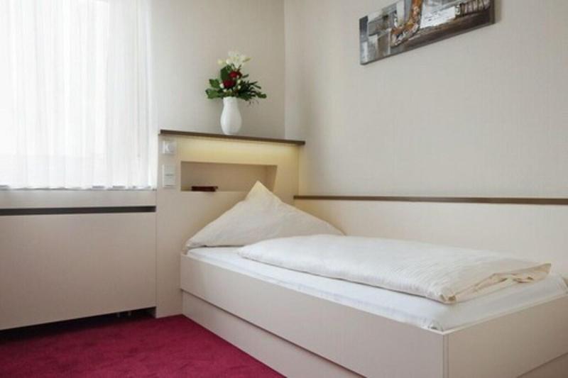 Central Hotel Garni - Oda