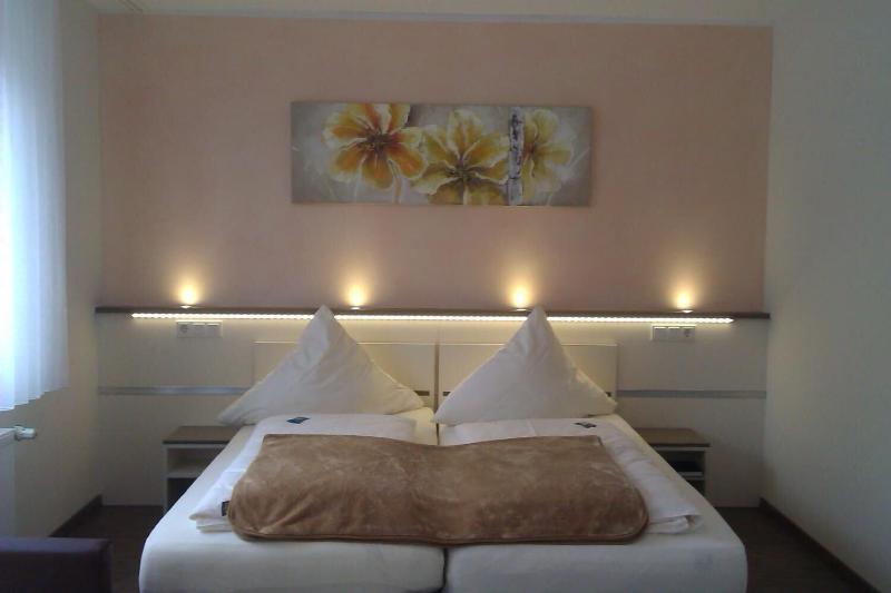 Central Hotel Garni - Oda