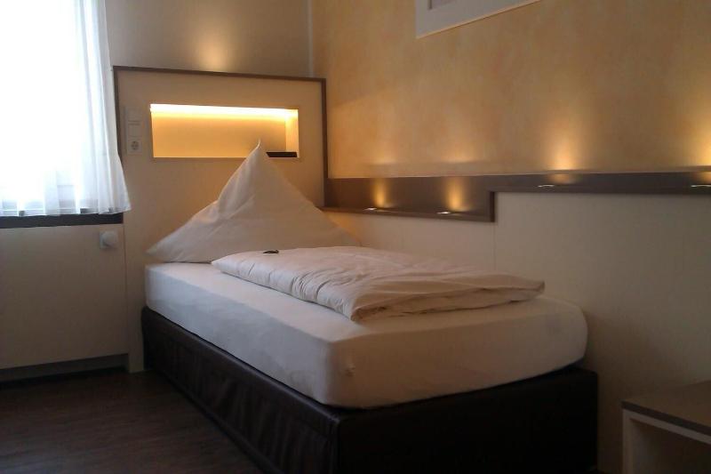 Central Hotel Garni - Oda