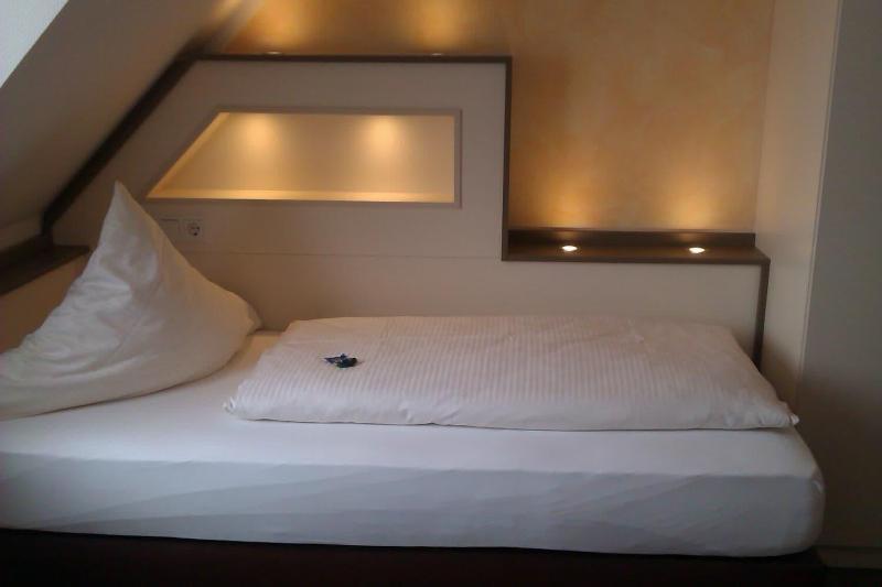 Central Hotel Garni - Oda