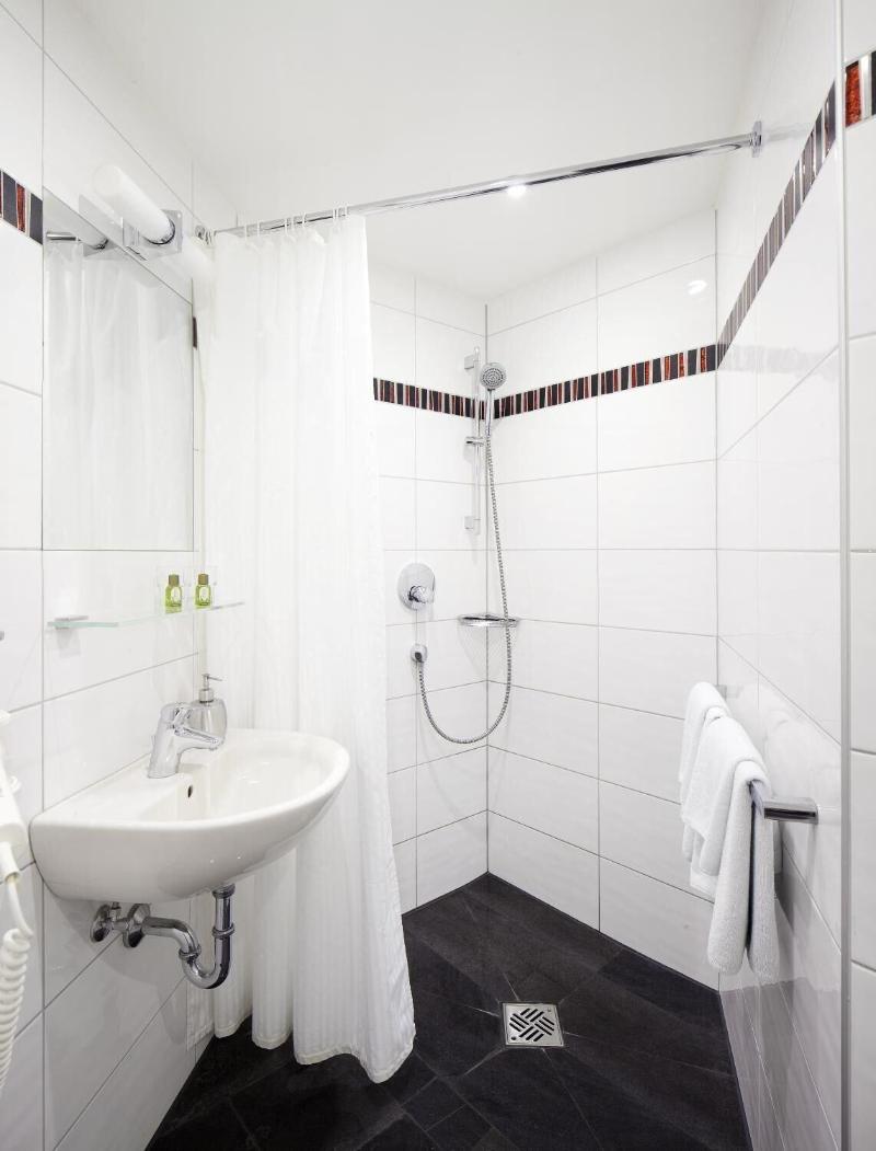 Central Hotel Garni - Oda