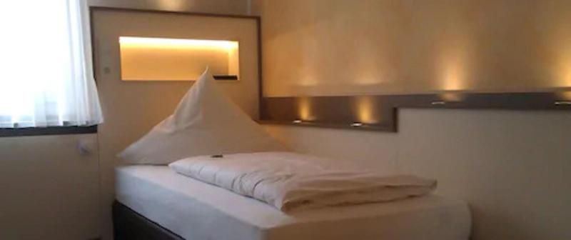 Central Hotel Garni - Oda