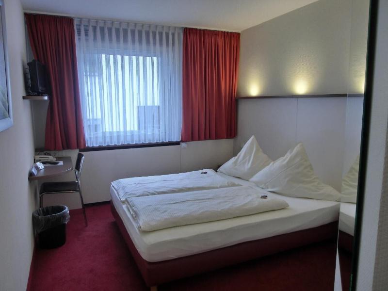Central Hotel Garni - Oda