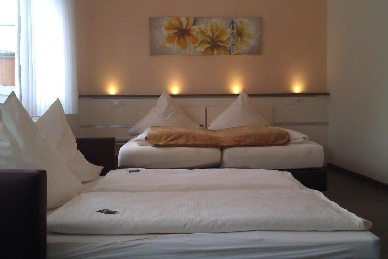 Central Hotel Garni - Oda
