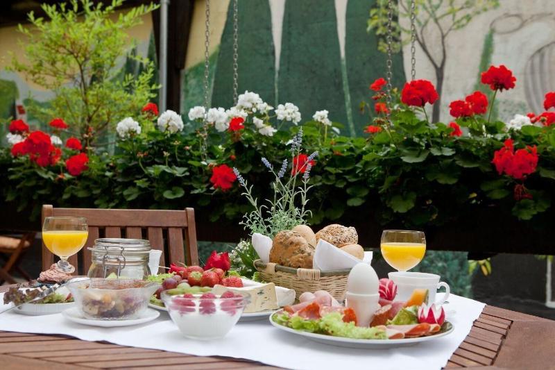 Central Hotel Garni - Restoran