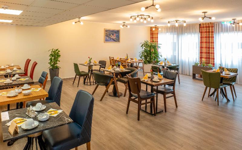 BEST WESTERN Comfort Business Hotel - Restoran