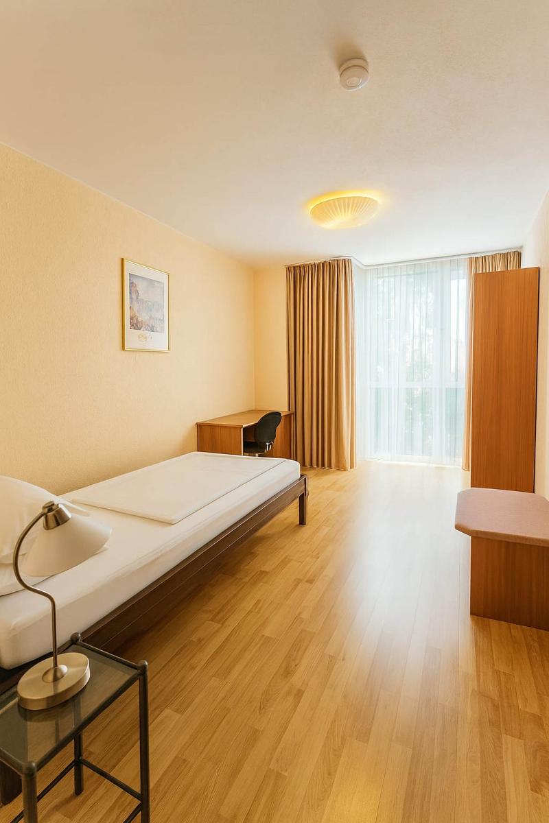 Atomis Hotel Dusseldorf City - Oda