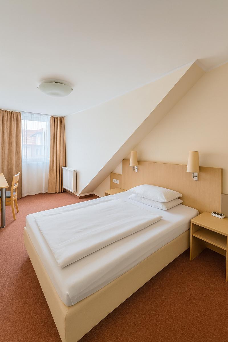 Atomis Hotel Dusseldorf City - Oda