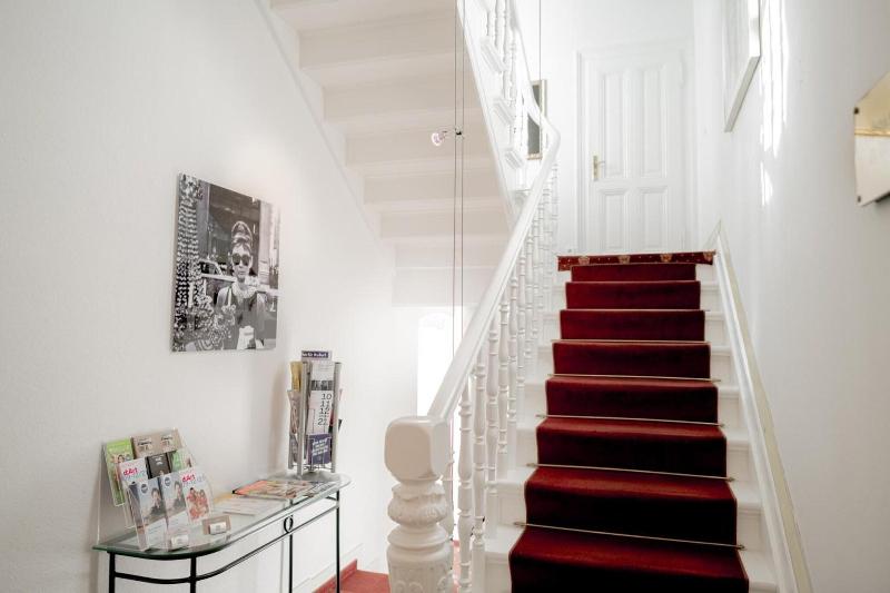 Hotel Villa Oberkassel - Lobi