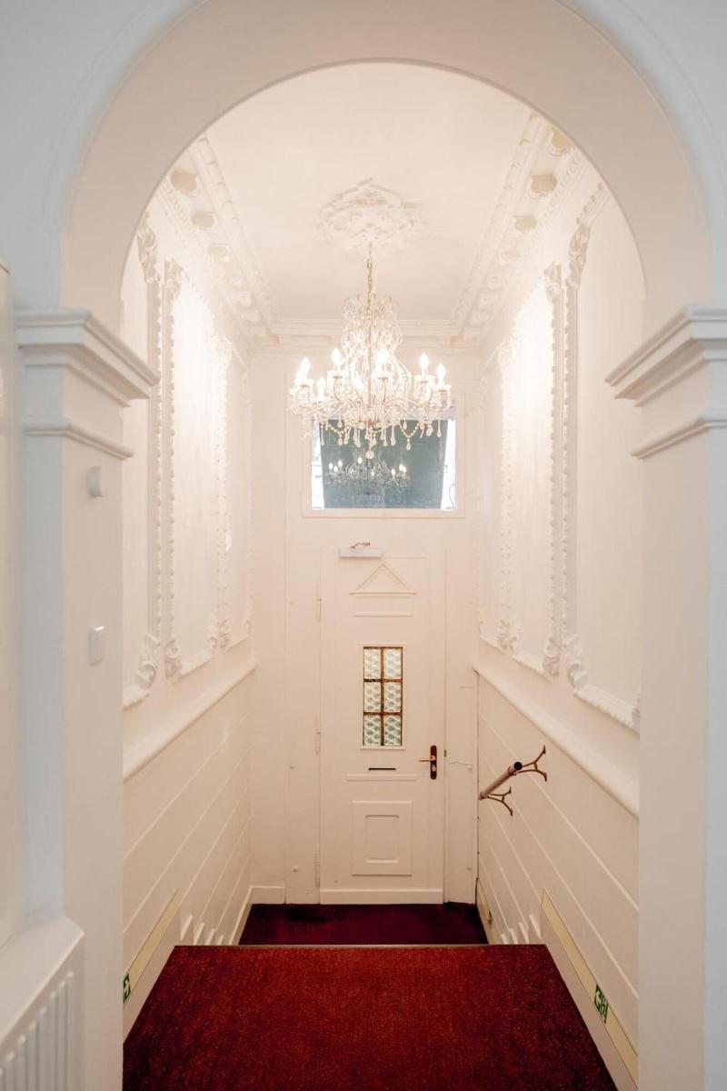 Hotel Villa Oberkassel - Lobi