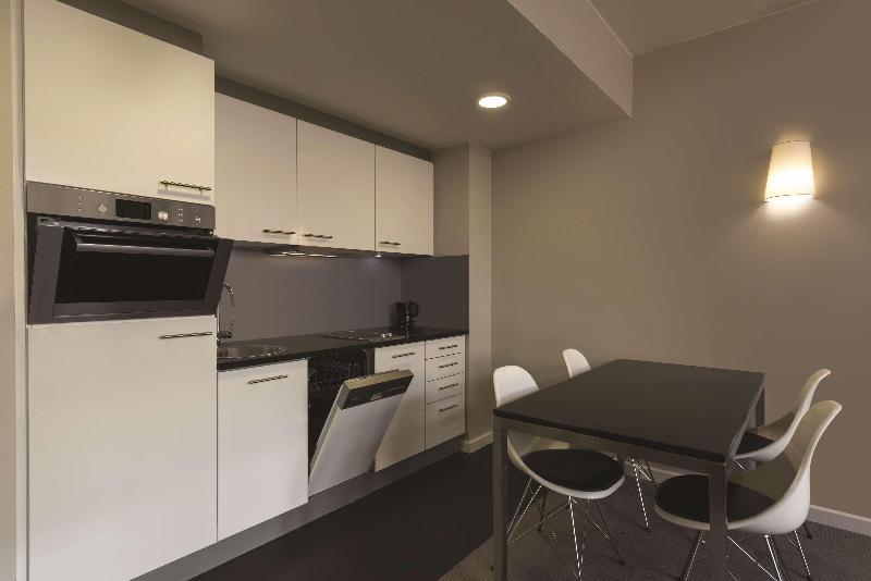 Adina Apartment Hotel Hamburg Michel - Oda