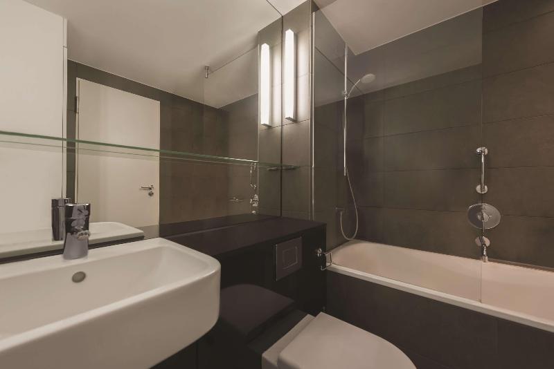 Adina Apartment Hotel Hamburg Michel - Oda
