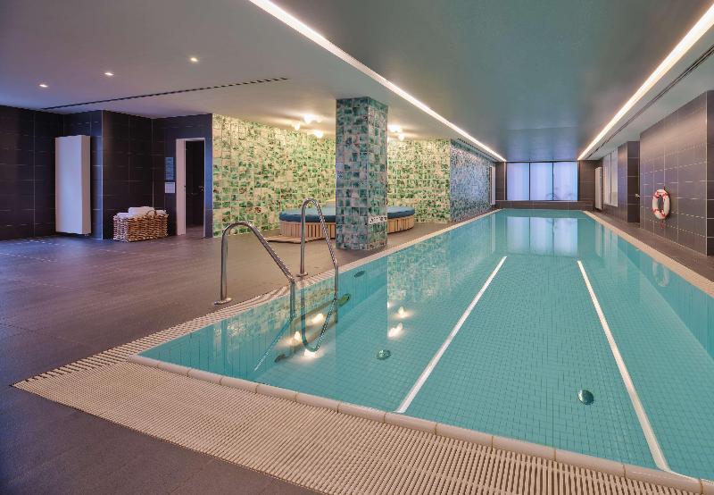 Adina Apartment Hotel Hamburg Michel - Havuz