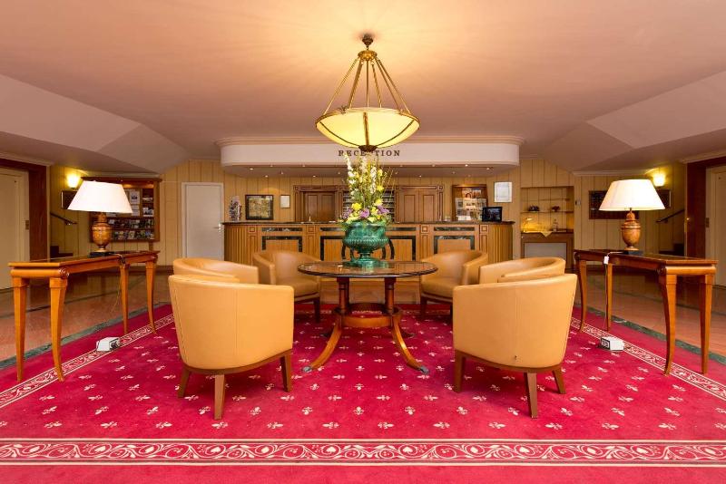 Hotel Am Schlosspark - Lobi