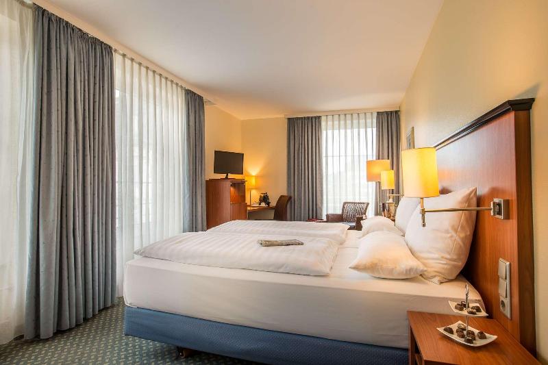 Das Carls Hotel Düsseldorf - Oda