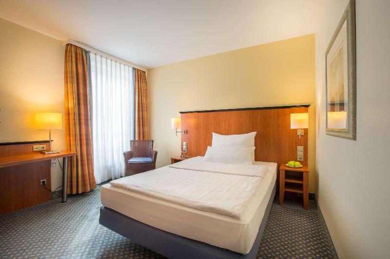 Das Carls Hotel Düsseldorf - Oda