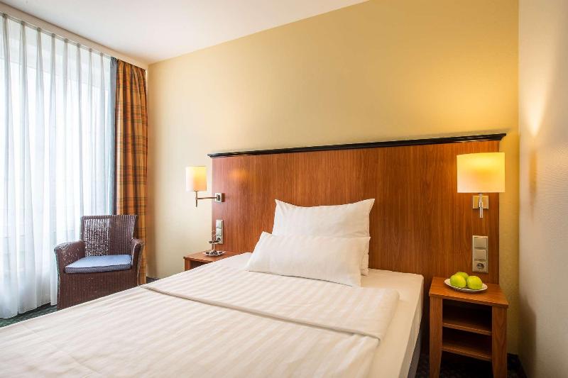 Das Carls Hotel Düsseldorf - Oda