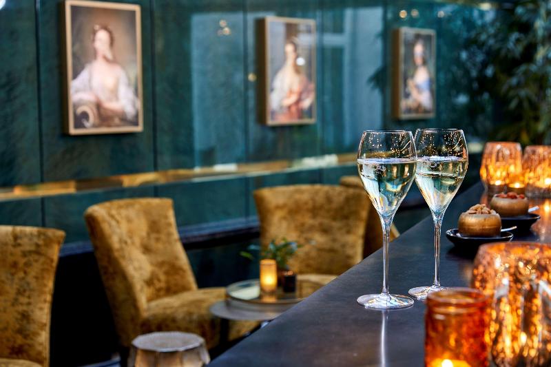 Das Carls Hotel Düsseldorf - Restoran
