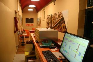 Hostel 7 Santi