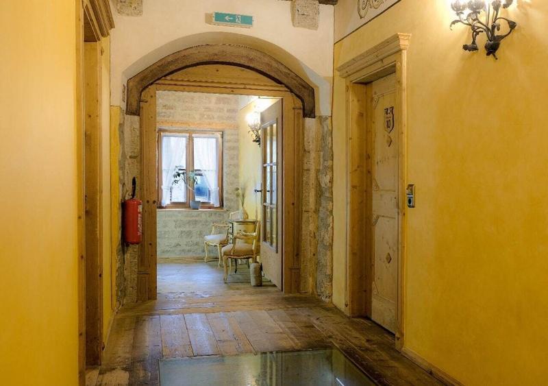 Historik Hotel Gotisches Haus - Lobi