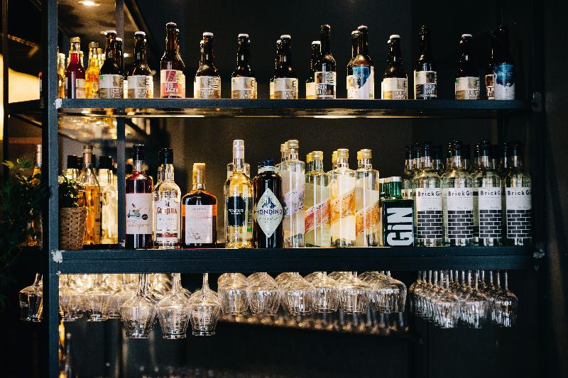Lulu Gulsdmeden - Bar