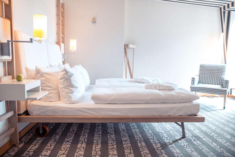 Hotel Bleibtreu Berlin by Golden Tulip - Oda