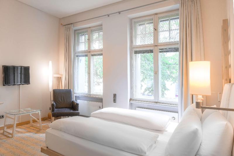 Hotel Bleibtreu Berlin by Golden Tulip - Oda