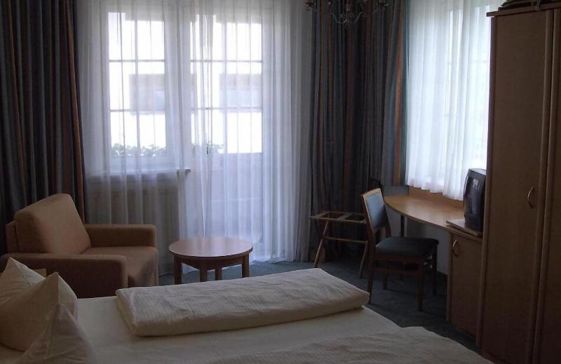 Hotel Roter Hahn garni - Oda