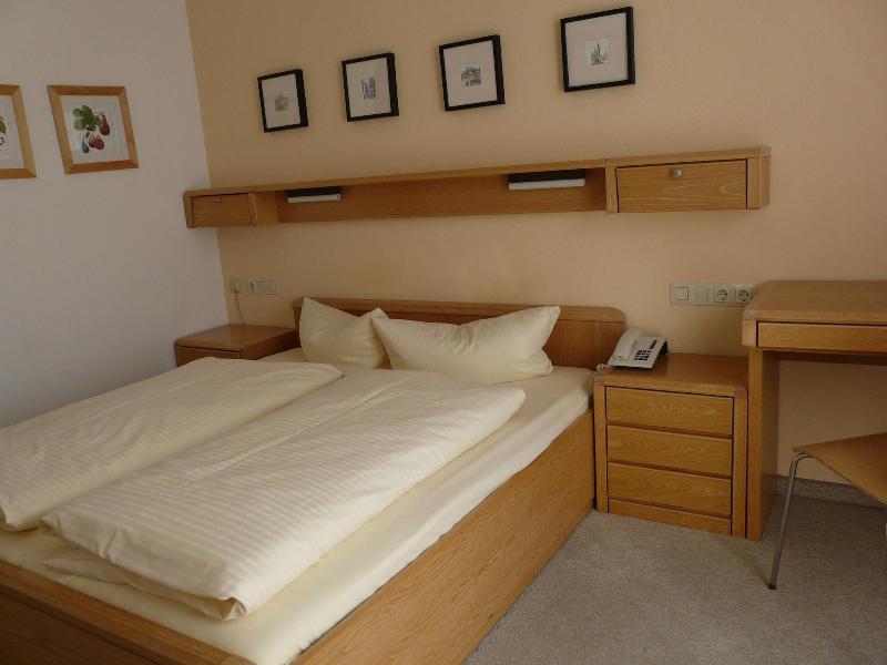 Hotel Roter Hahn garni - Oda