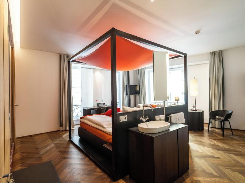 Hollmann  Design & Boutique - Oda